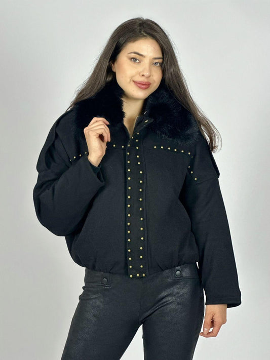 Chaqueta Corta Gamuza Tachas y Cuello Peludo