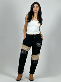 Jogger Lino con Corazón y Lineas Brillantes