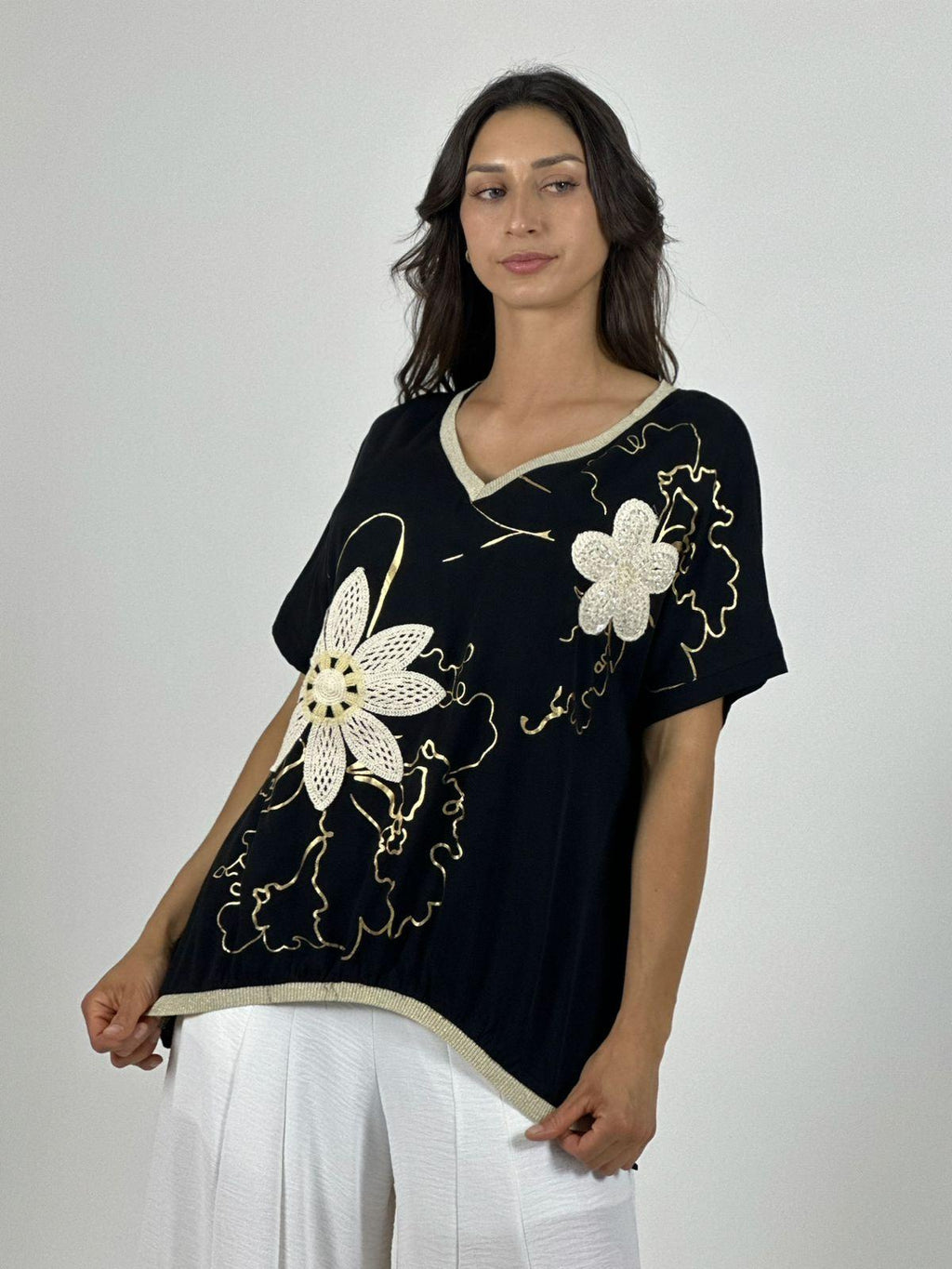 Polera Lino Flor Tejida Lineas Doradas