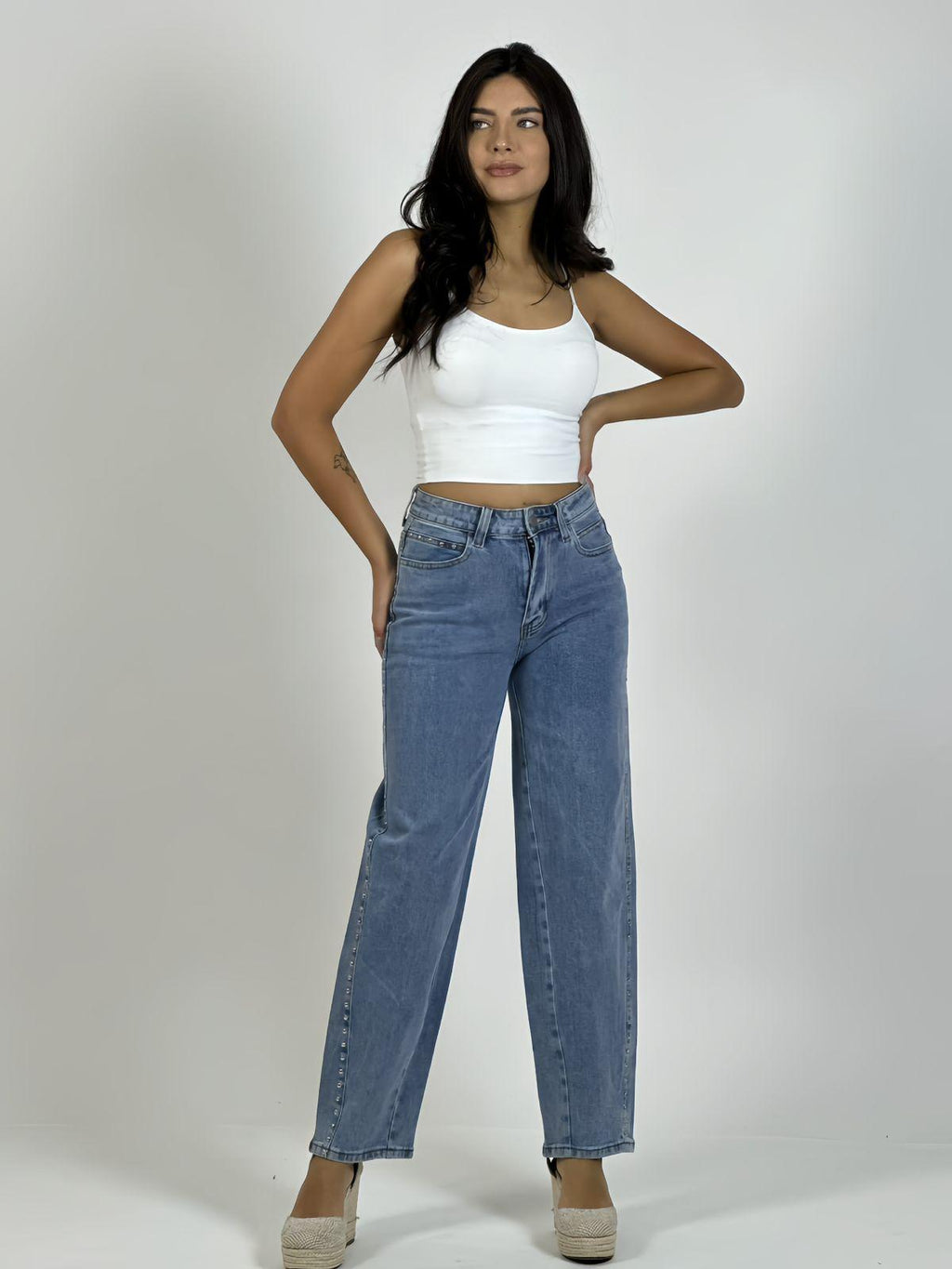 Pantalón Mezclilla Elasticada con Tachas