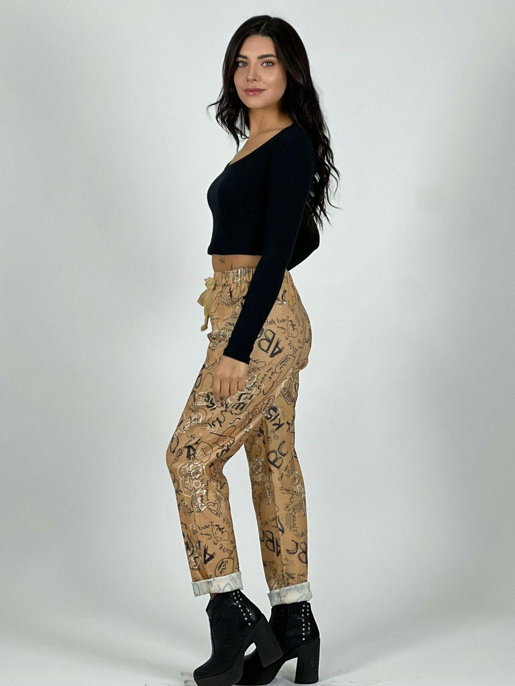 Jogger Estampado Letras y Corazones