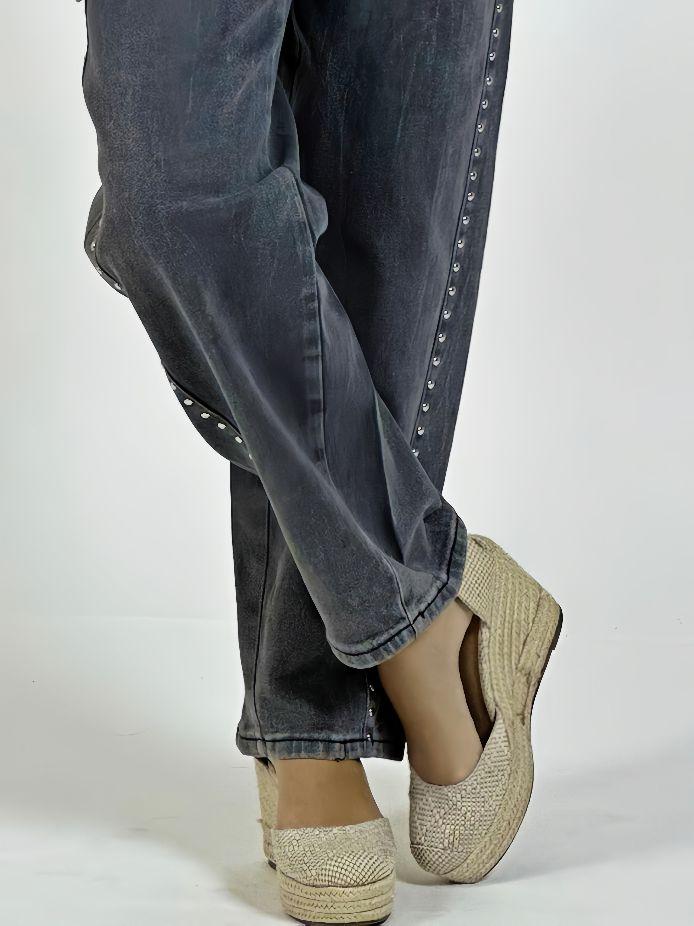 Pantalón Mezclilla Elasticada con Tachas