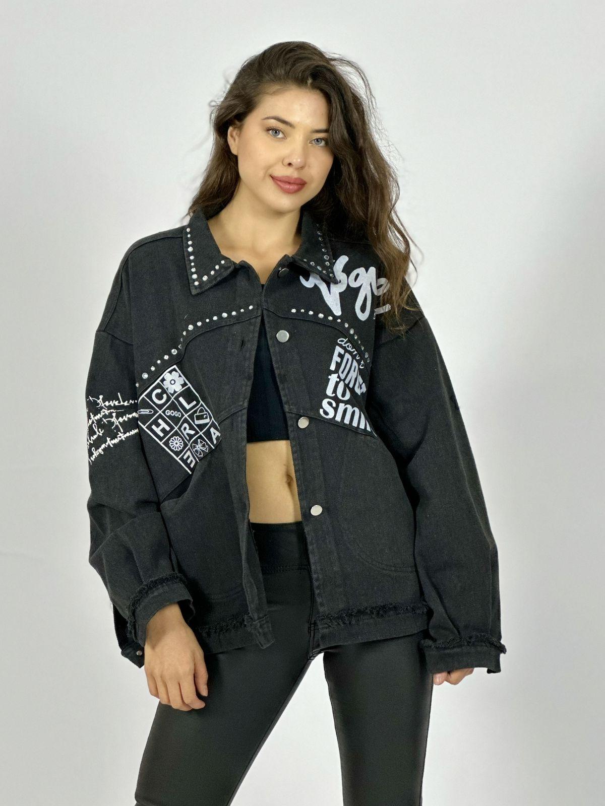 Chaqueta Mezclilla Tachas y Letras