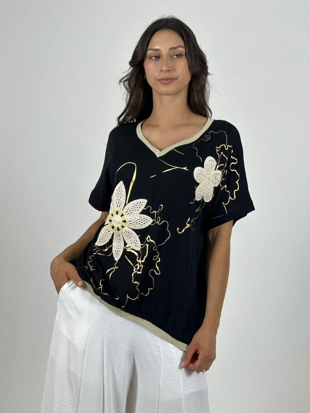 Polera Lino Flor Tejida Lineas Doradas