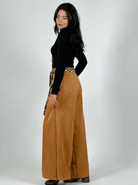 Pantalón Gamuza con Cinturon Print