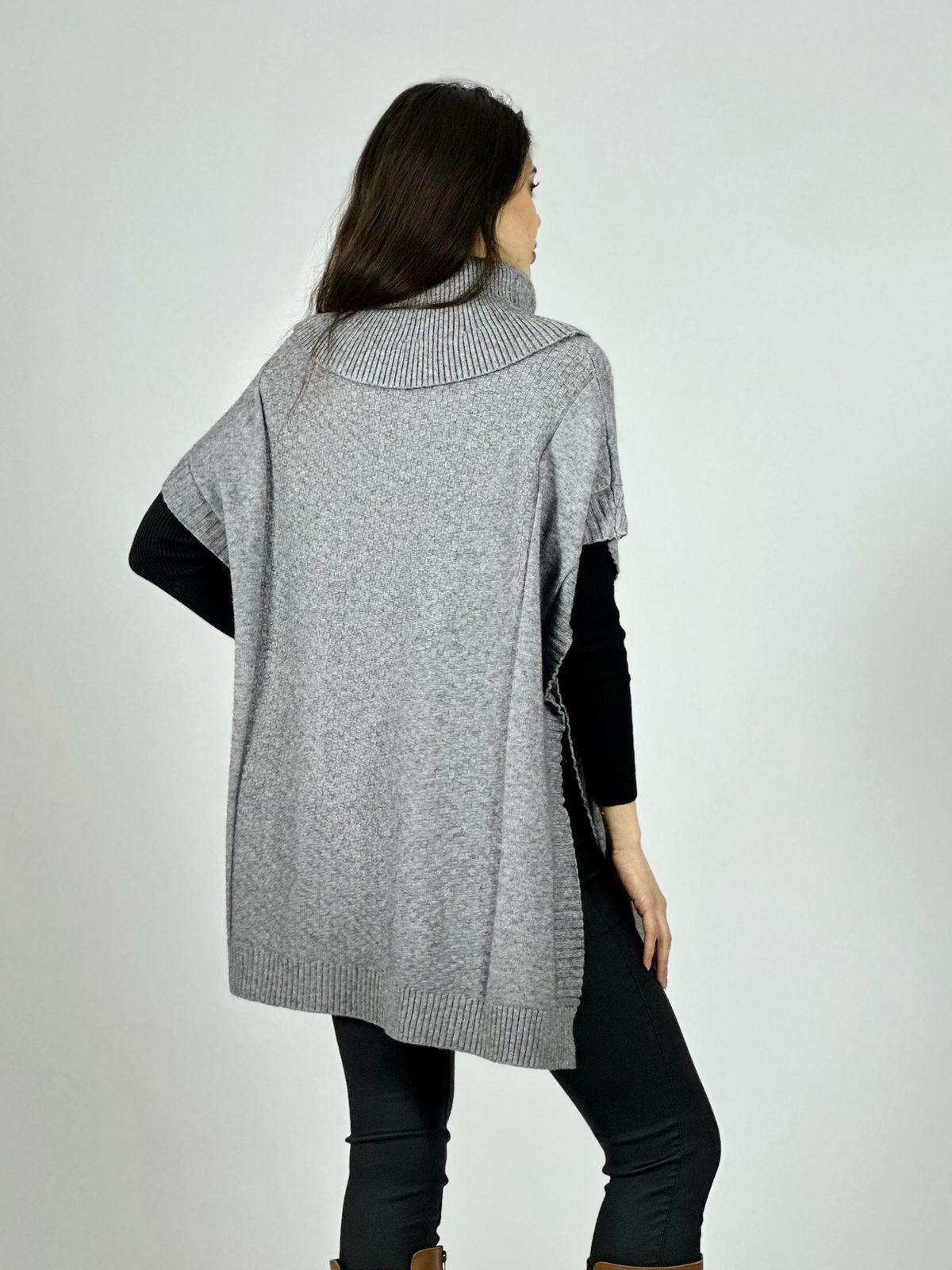 Sweater Tipo Poncho Lana Cuello Tortuga