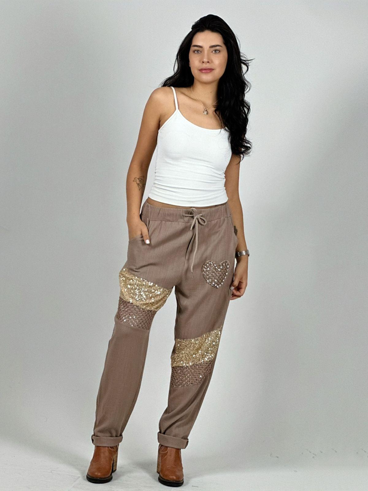 Jogger Lino con Corazón y Lineas Brillantes