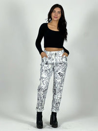 Jogger Estampado Letras y Corazones