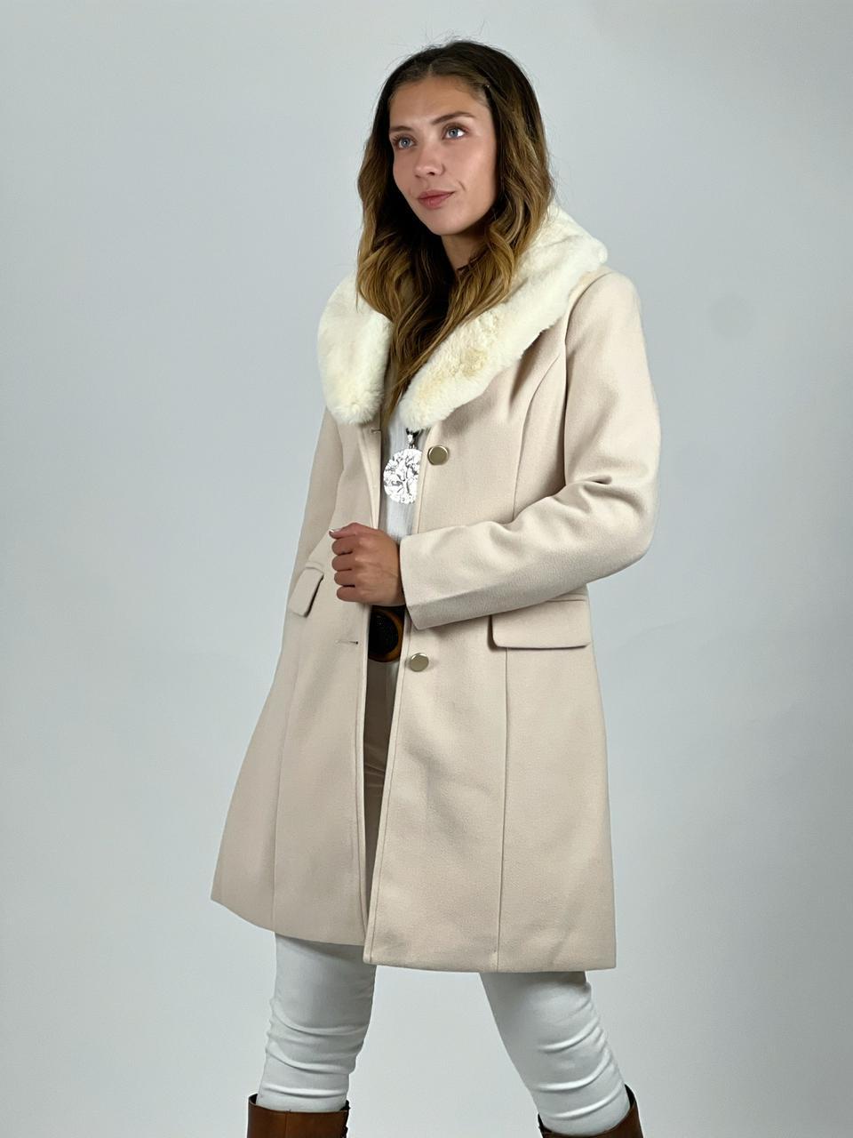 Abrigo de Paño con Cuello Desmontable