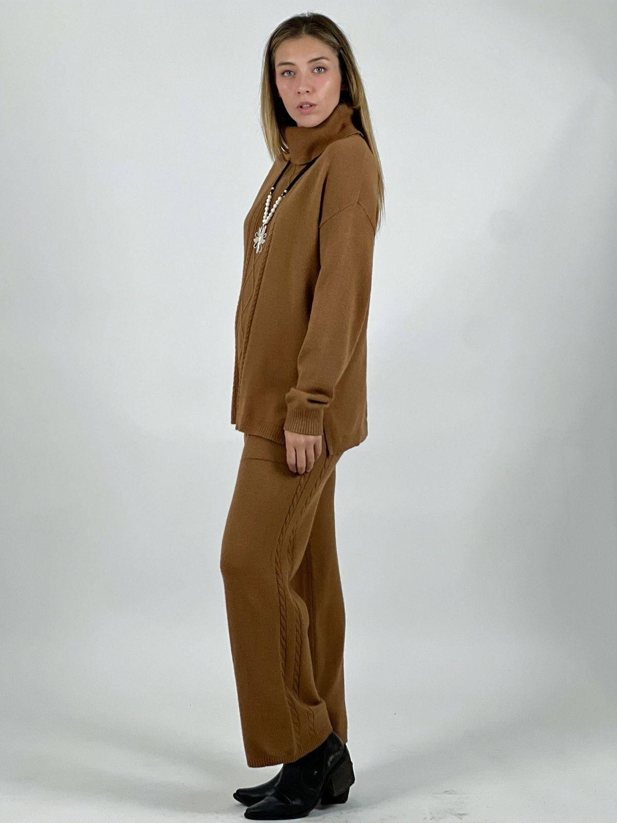 Conjunto Lana Cuello Alto Trenzado Delantero