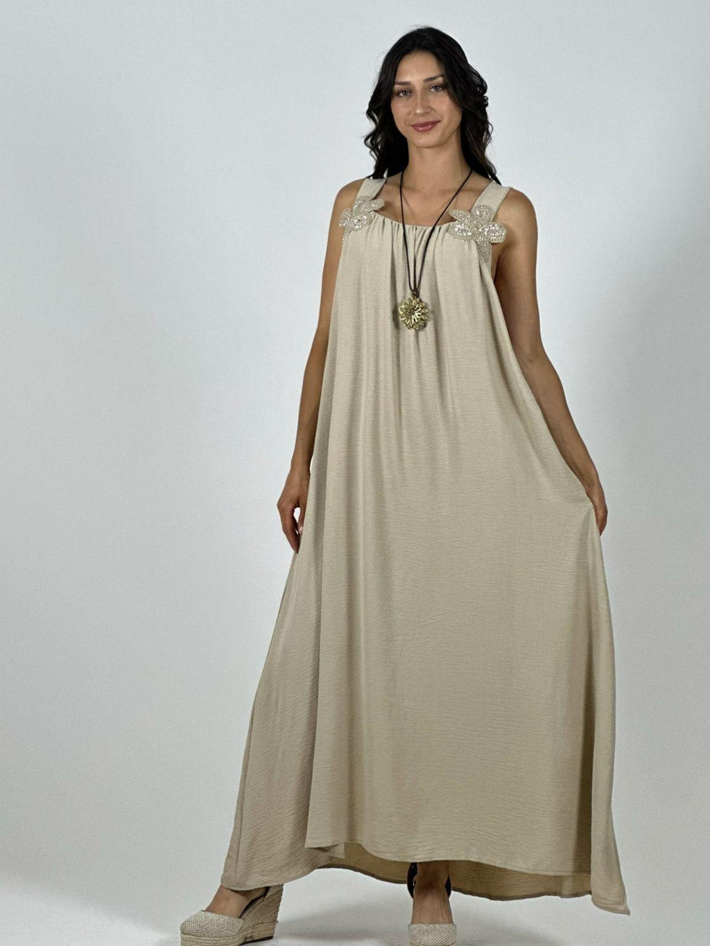 Vestido Crepé Tirantes Con Flores Brillantes