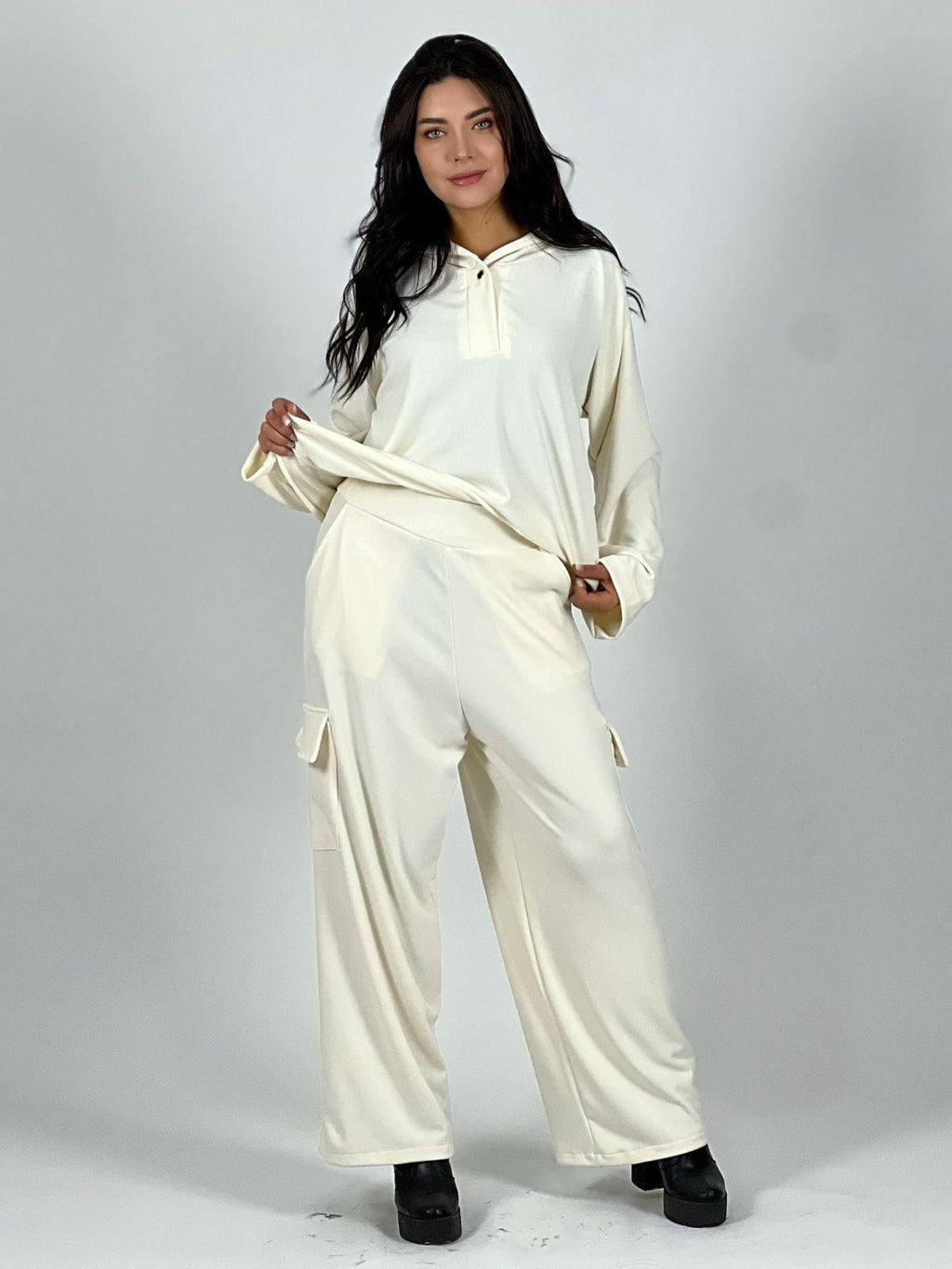 Conjunto Delgado Pantalón y Polerón