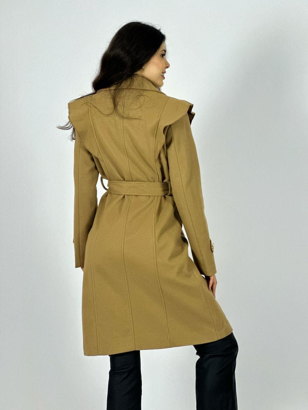 Abrigo Largo de Paño Vuelo en Hombros