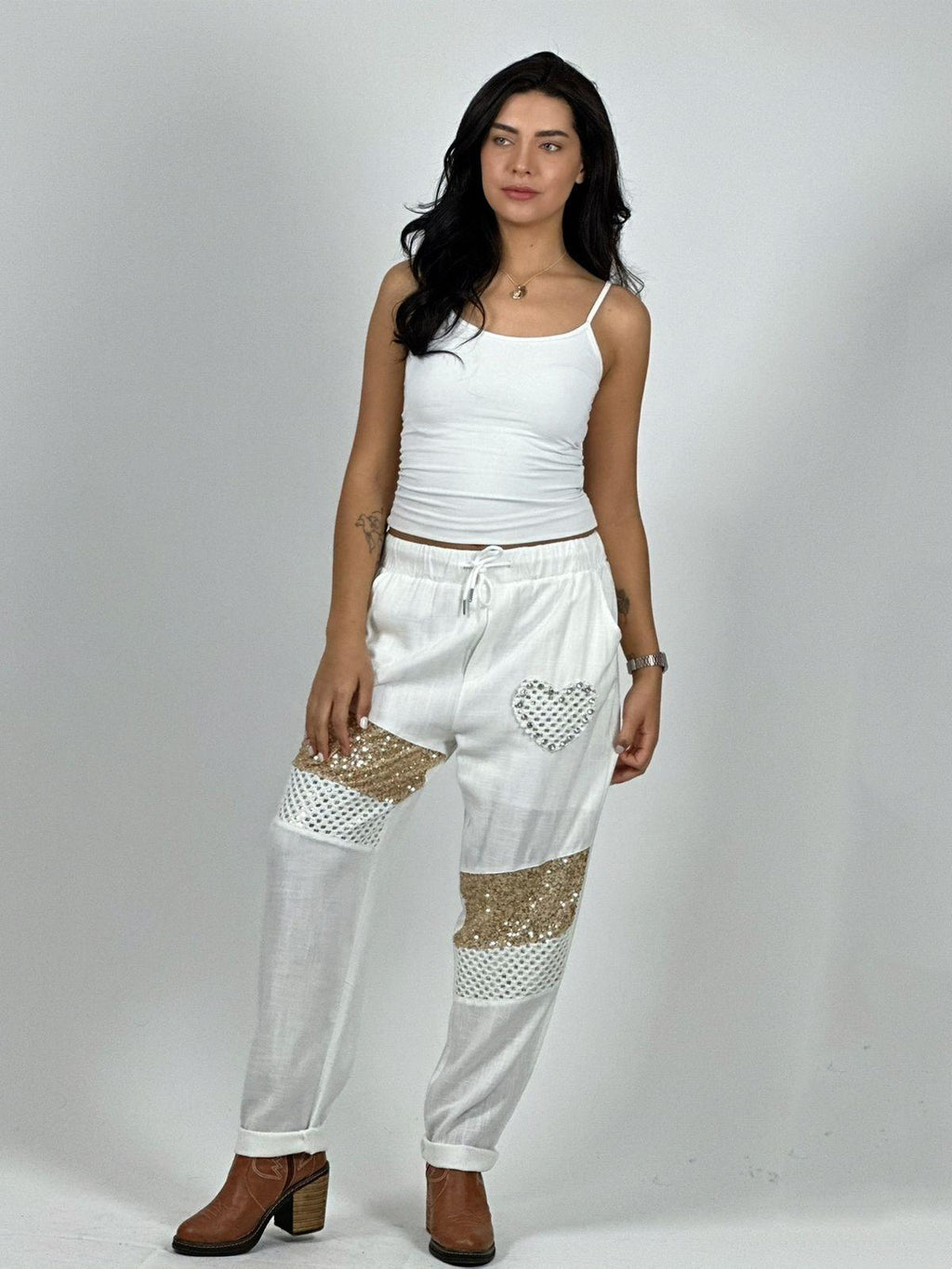 Jogger Lino con Corazón y Lineas Brillantes