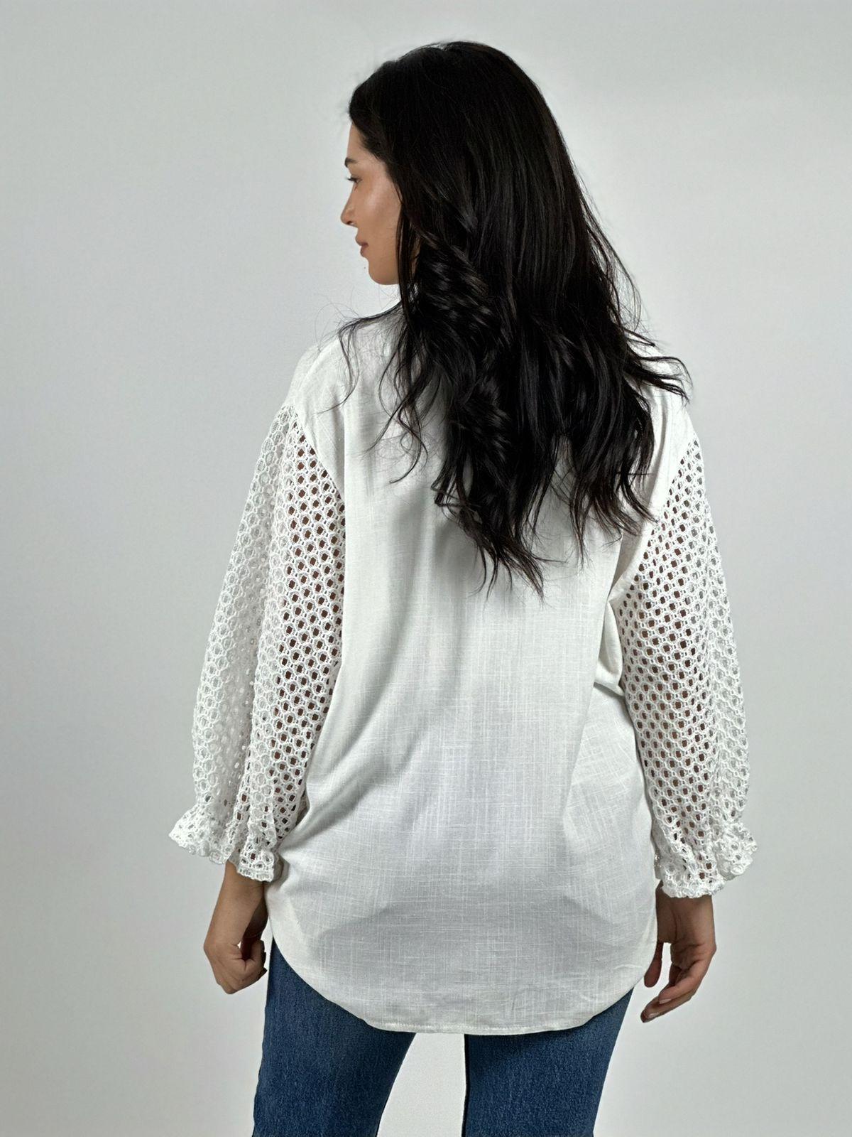 Polera Mangas Tejidas y Flor con Brillos