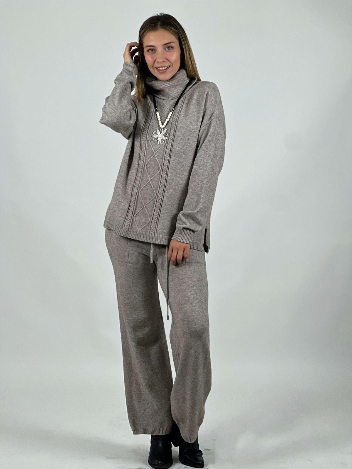 Conjunto Lana Cuello Alto Trenzado Delantero