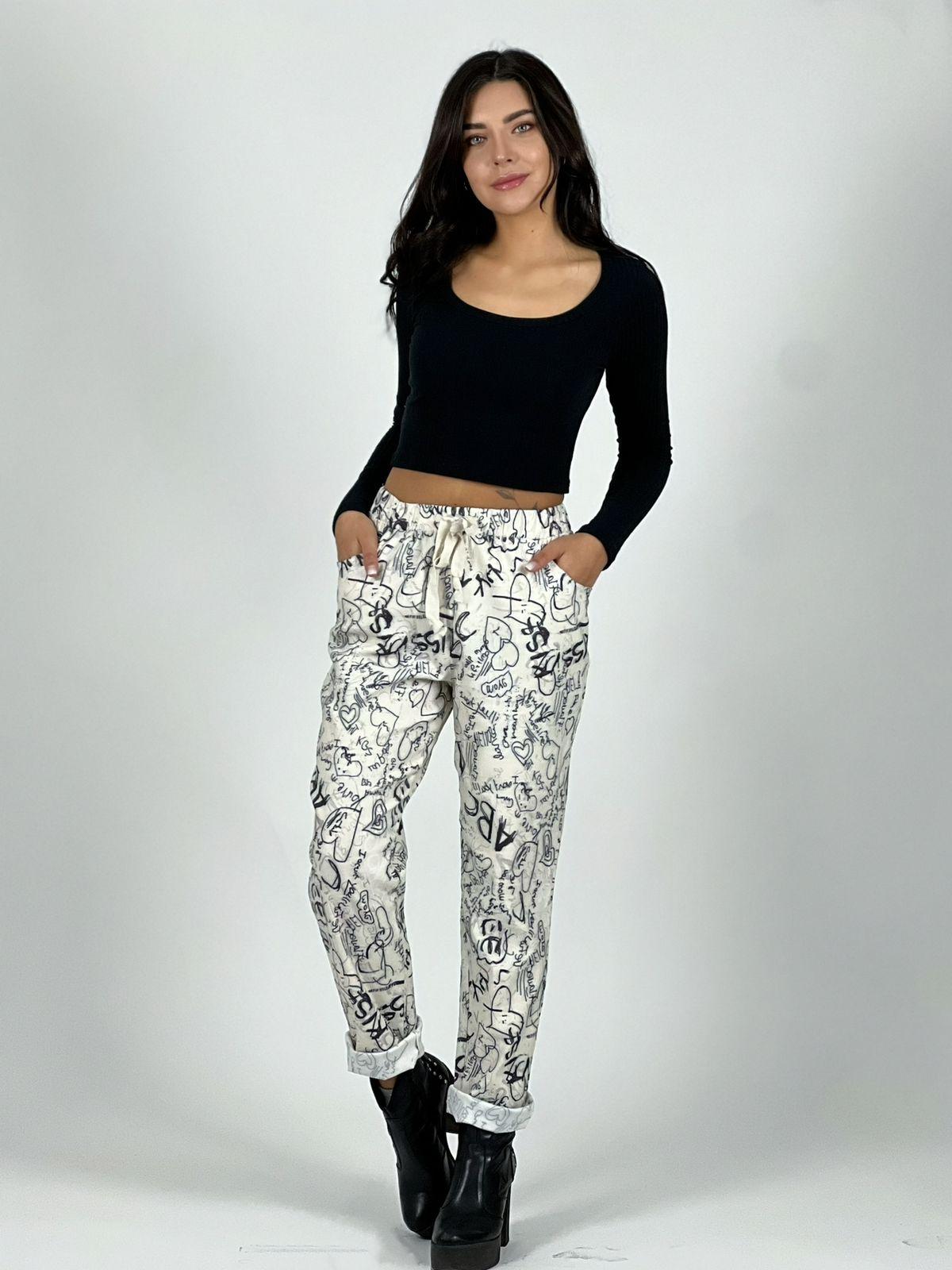 Jogger Estampado Letras y Corazones