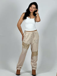 Jogger Lino con Corazón y Lineas Brillantes