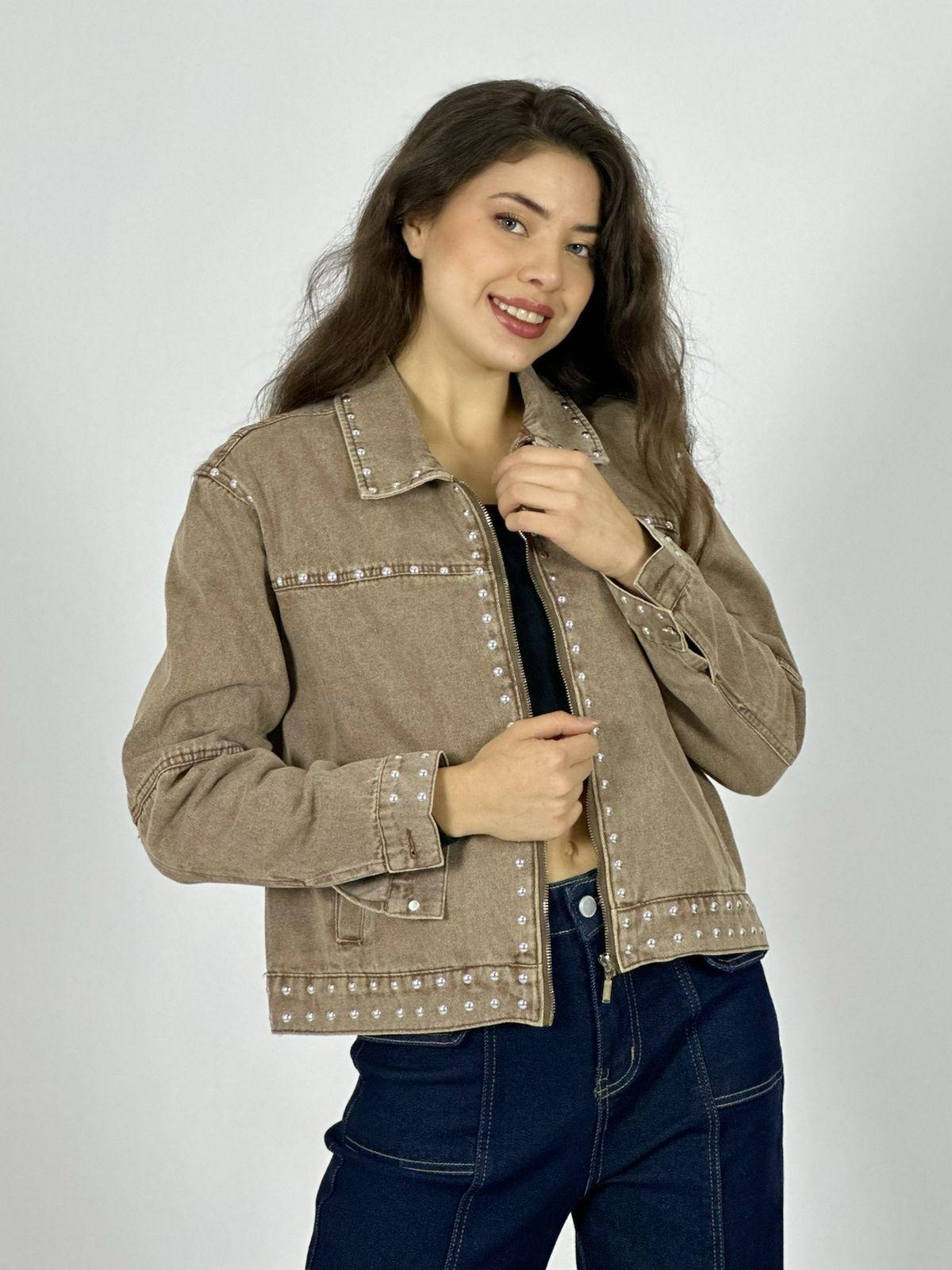 Chaqueta Mezclilla Con Tachas