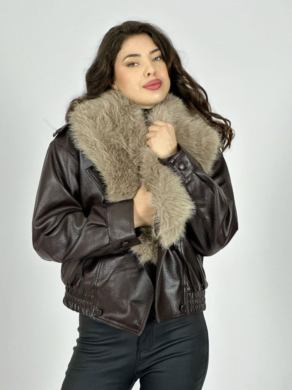 Chaqueta Bomber Ecocuero Con Cuello Desmontable