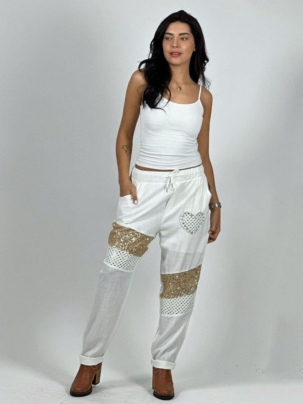 Jogger Lino con Corazón y Lineas Brillantes