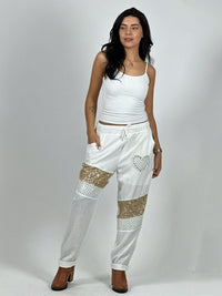 Jogger Lino con Corazón y Lineas Brillantes