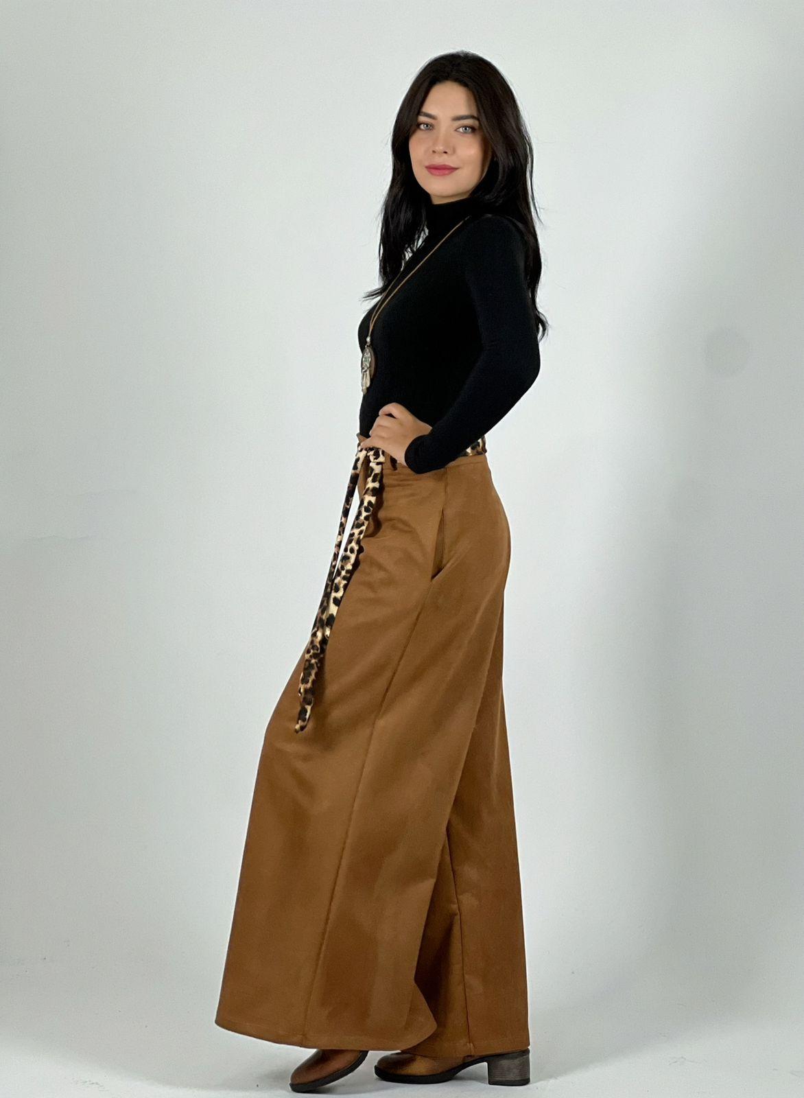 Pantalón Gamuza con Cinturon Print