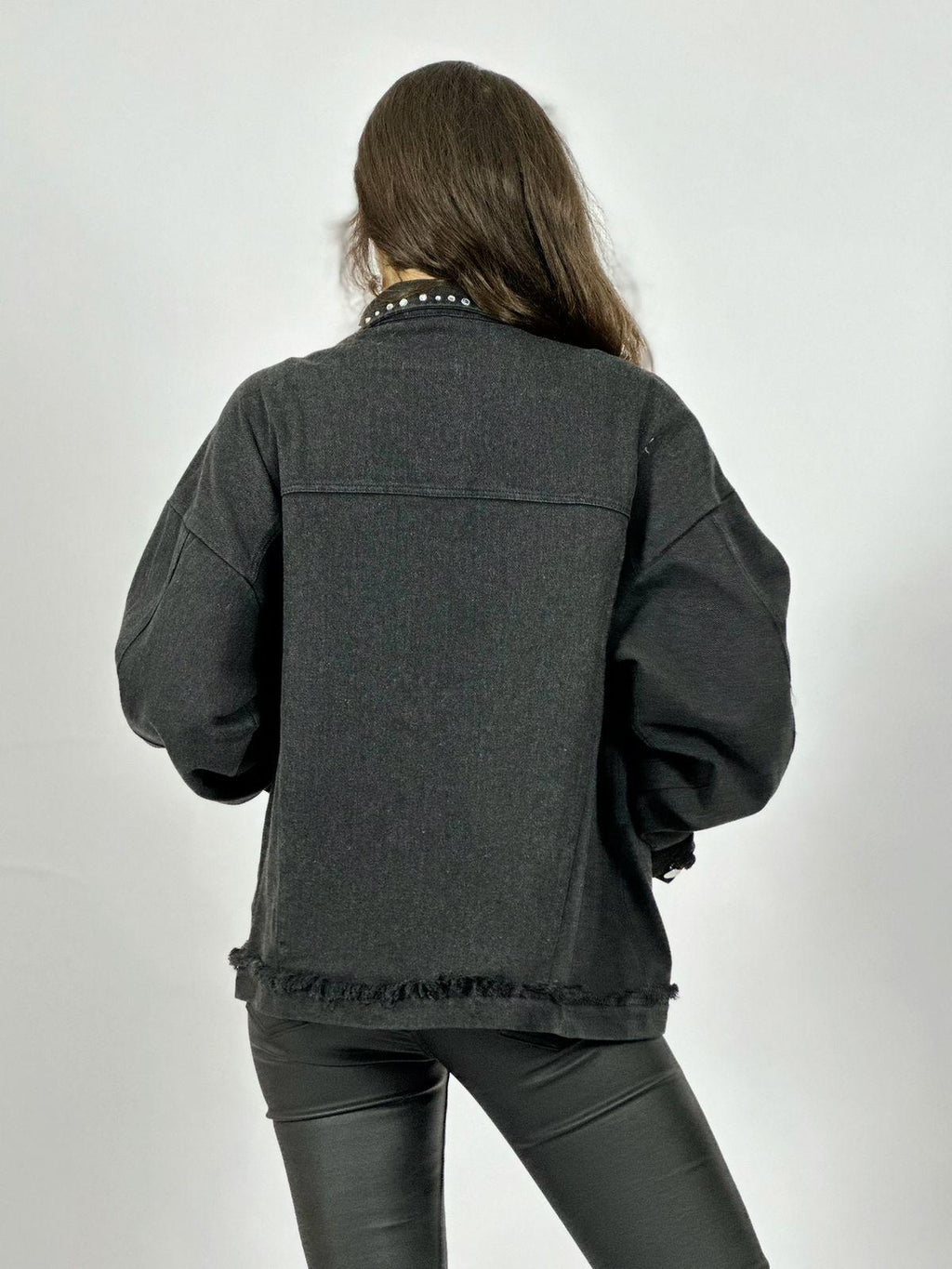 Chaqueta Mezclilla Tachas y Letras