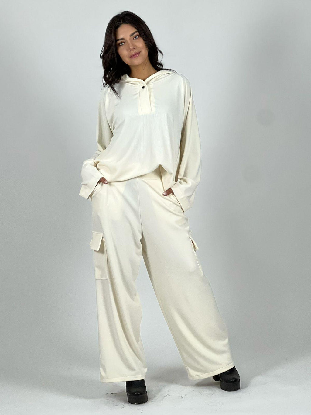 Conjunto Delgado Pantalón y Polerón