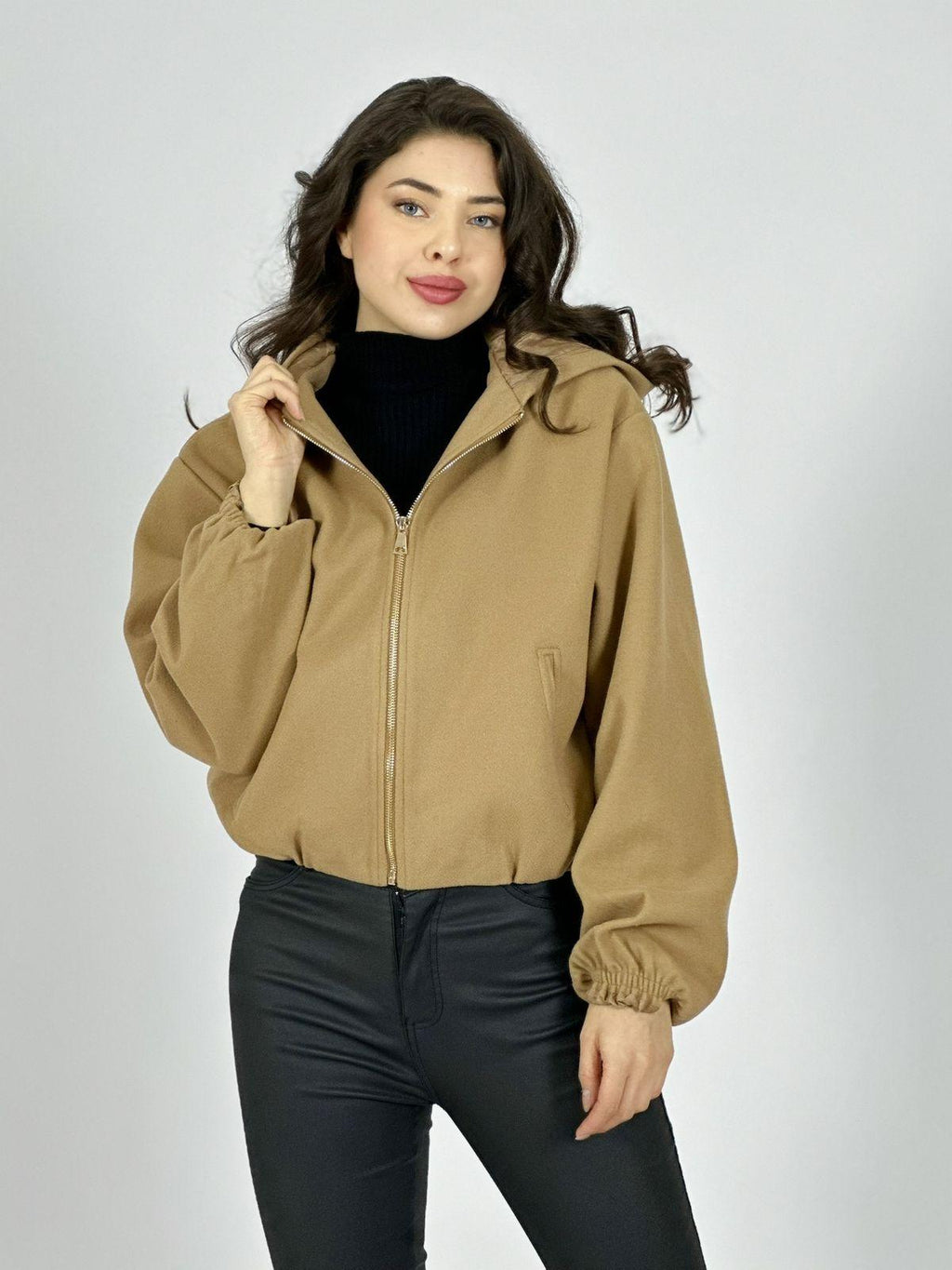 Chaqueta Bomber Corta con Gorro