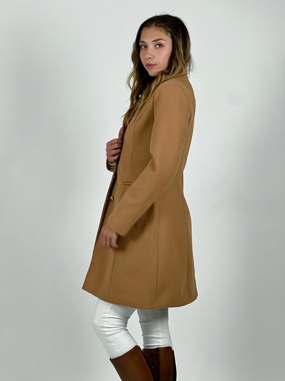 Abrigo de Paño con Cuello Desmontable