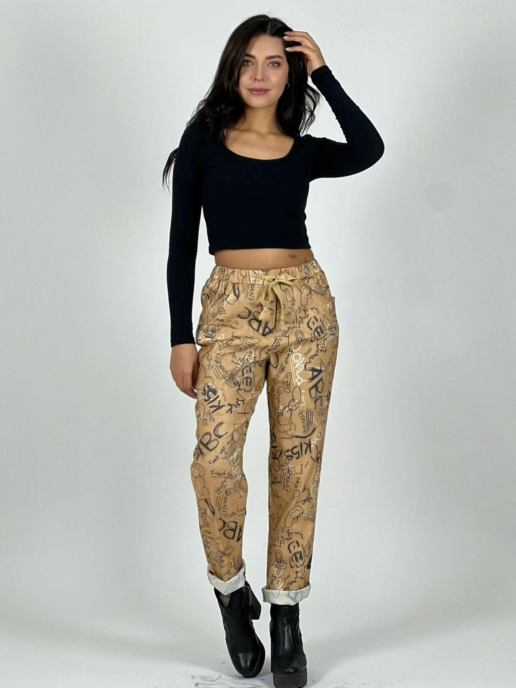 Jogger Estampado Letras y Corazones