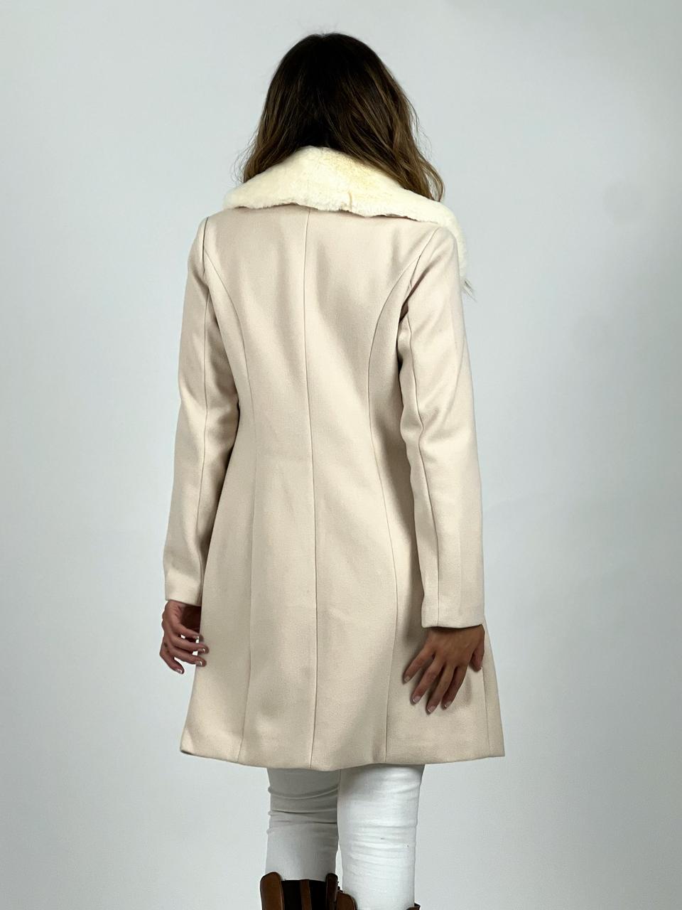 Abrigo de Paño con Cuello Desmontable
