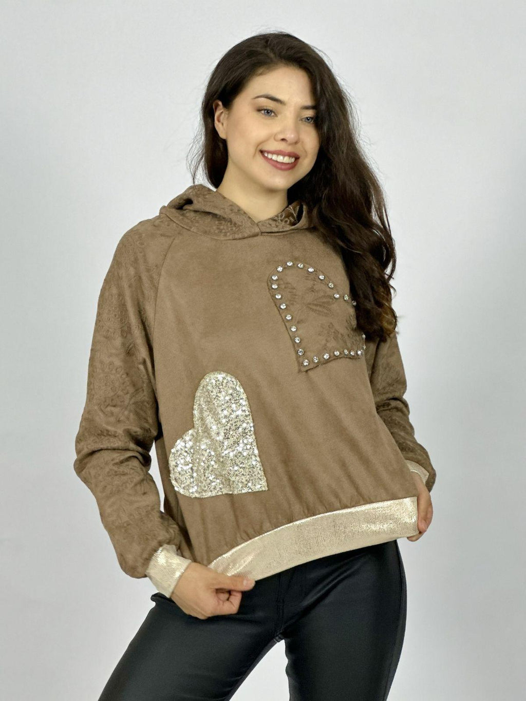 Polerón Gamuza Corazones Tachas Y Brillos