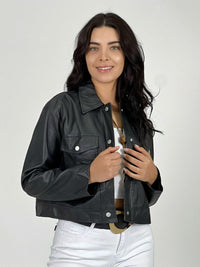 Chaqueta Ecocuero con Broches