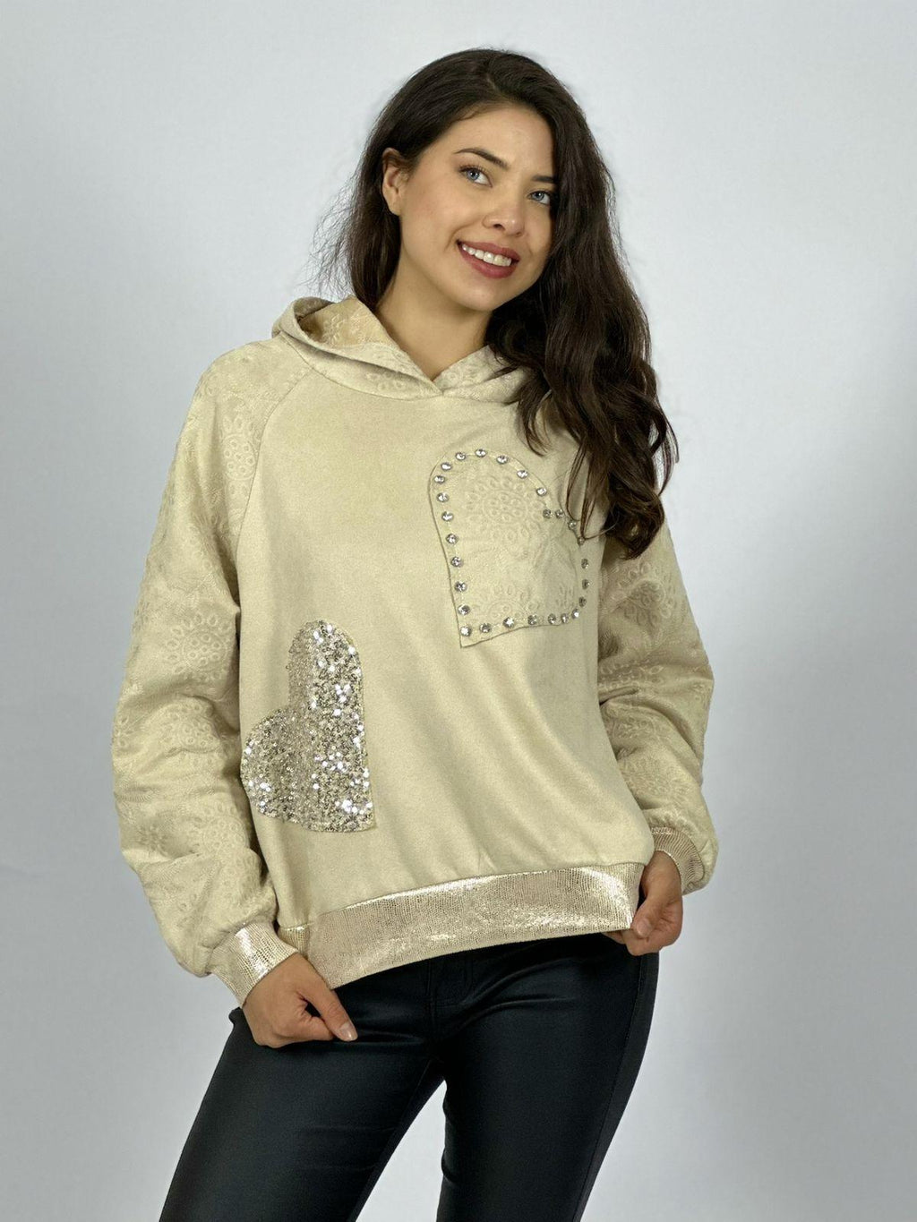 Polerón Gamuza Corazones Tachas Y Brillos