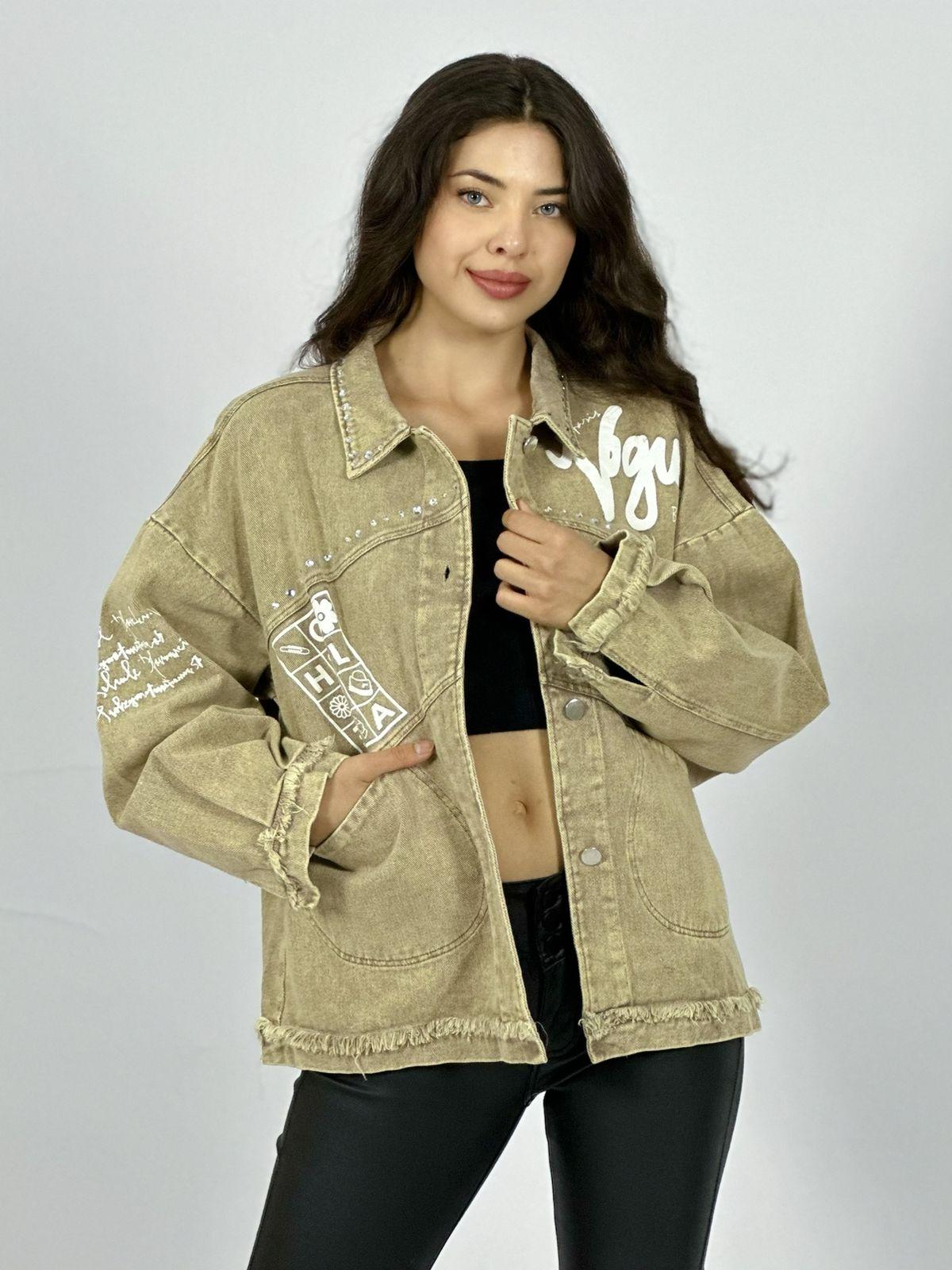 Chaqueta Mezclilla Tachas y Letras
