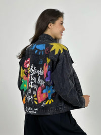 Chaqueta Mezclilla Dorso Estampado con Letras