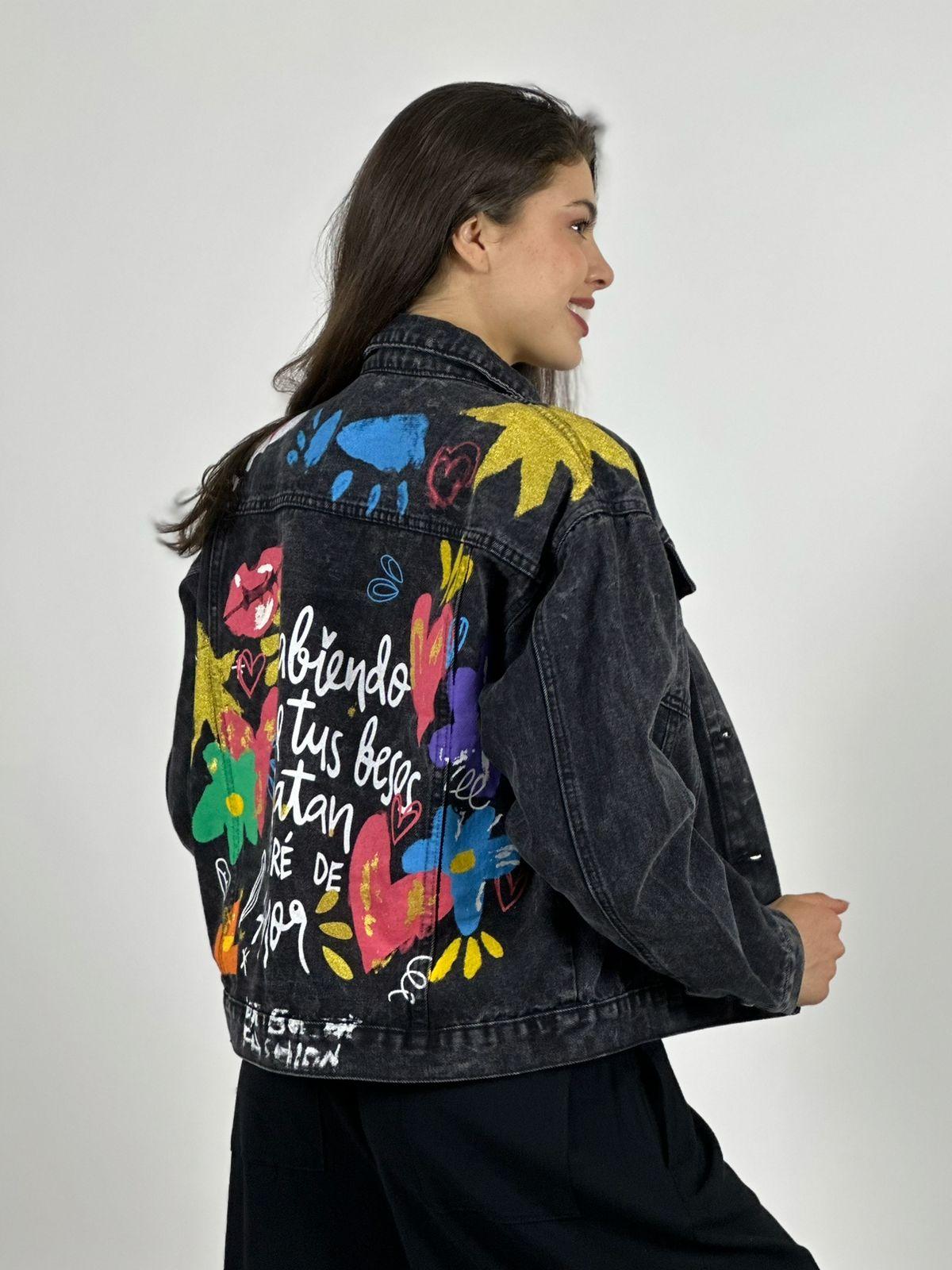 Chaqueta Mezclilla Dorso Estampado con Letras