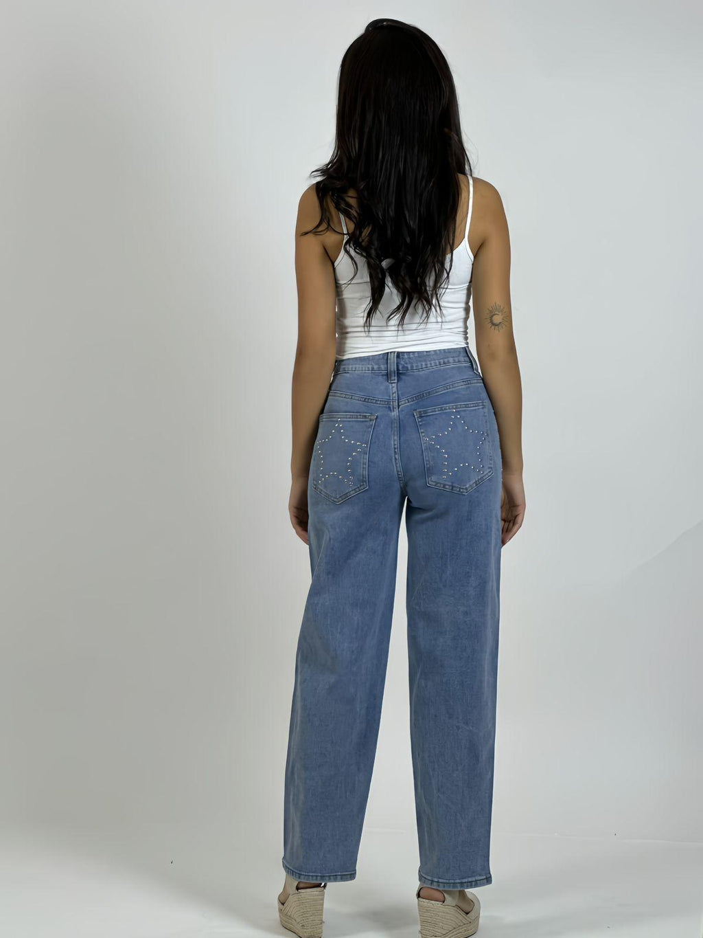 Pantalón Mezclilla Elasticada con Tachas