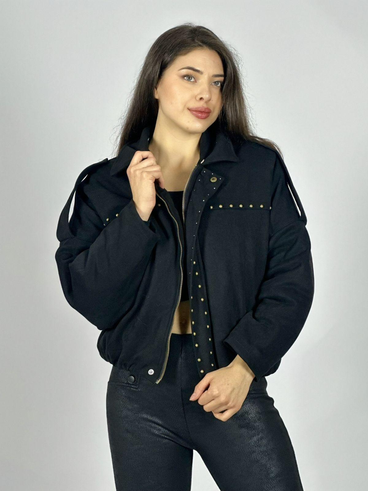 Chaqueta Corta Gamuza Tachas y Cuello Peludo