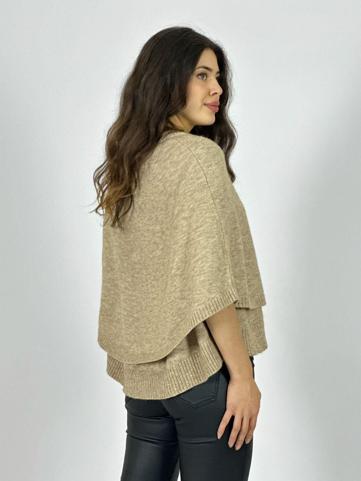 Sweater Lana Abotonado tipo Poncho