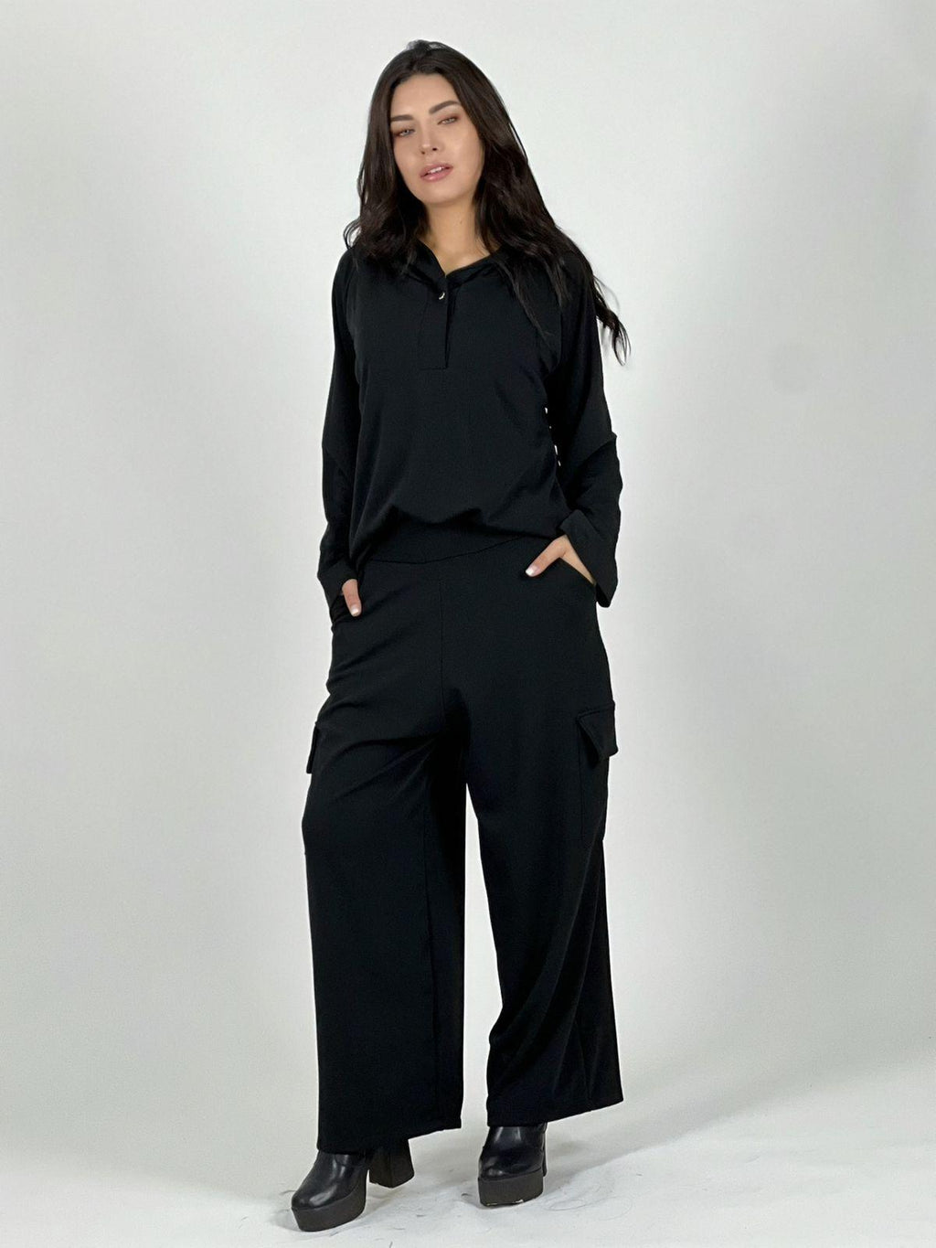 Conjunto Delgado Pantalón y Polerón