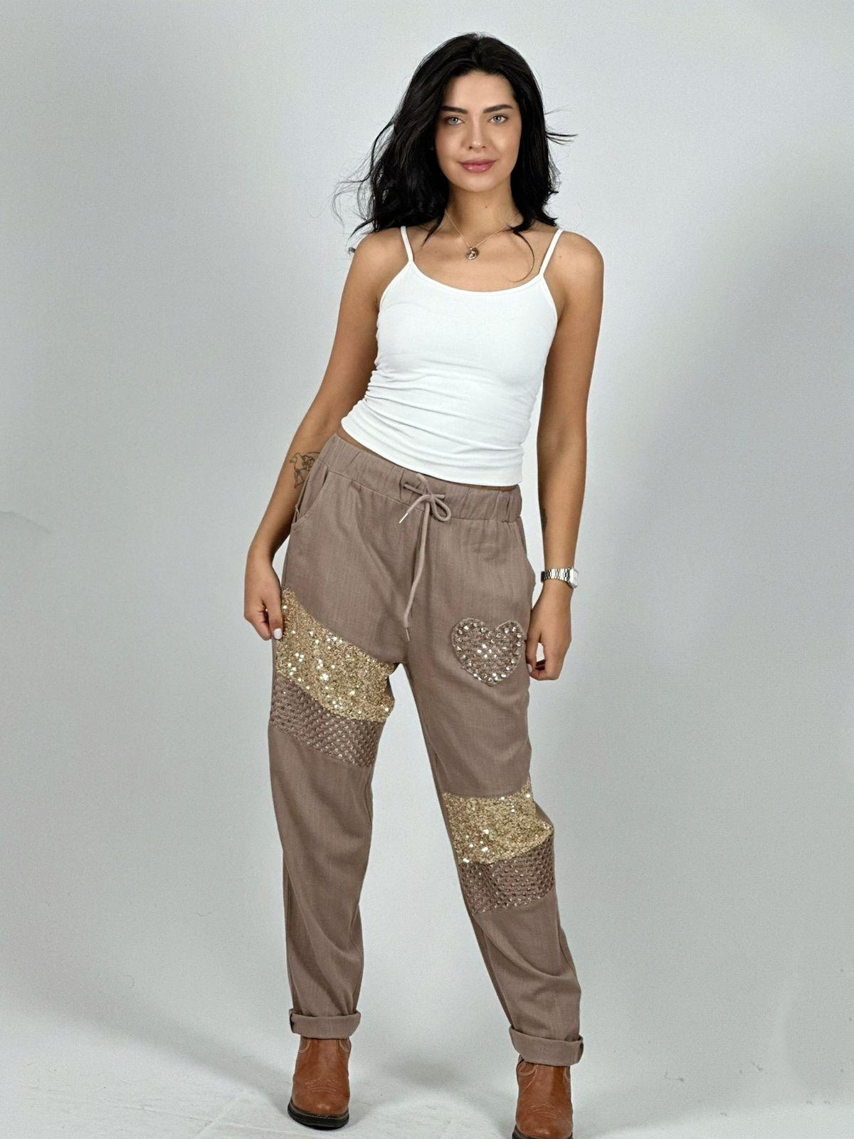 Jogger Lino con Corazón y Lineas Brillantes