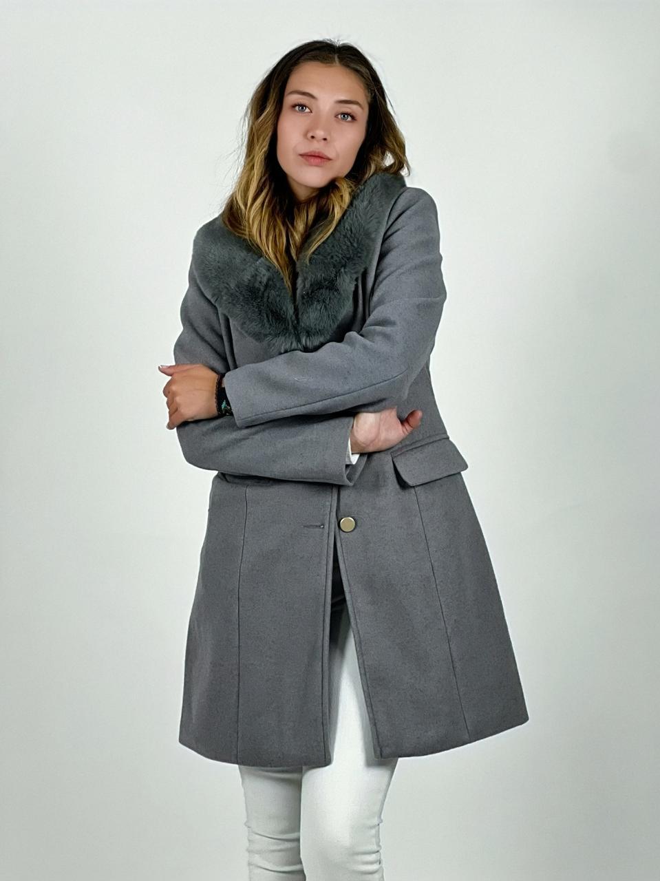 Abrigo de Paño con Cuello Desmontable