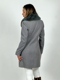 Abrigo de Paño con Cuello Desmontable