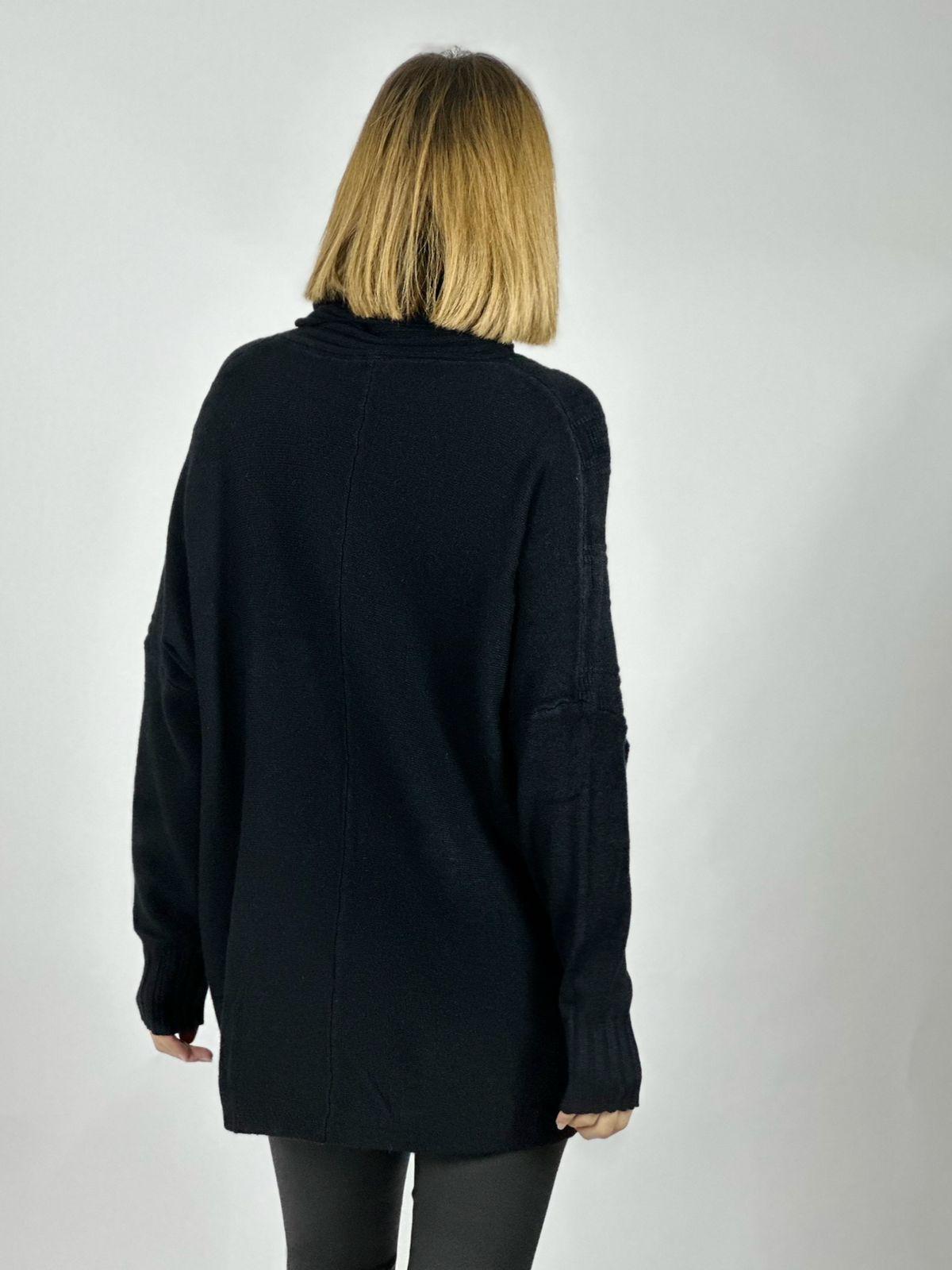 Sweater Cuello Tortuga Diseño en V