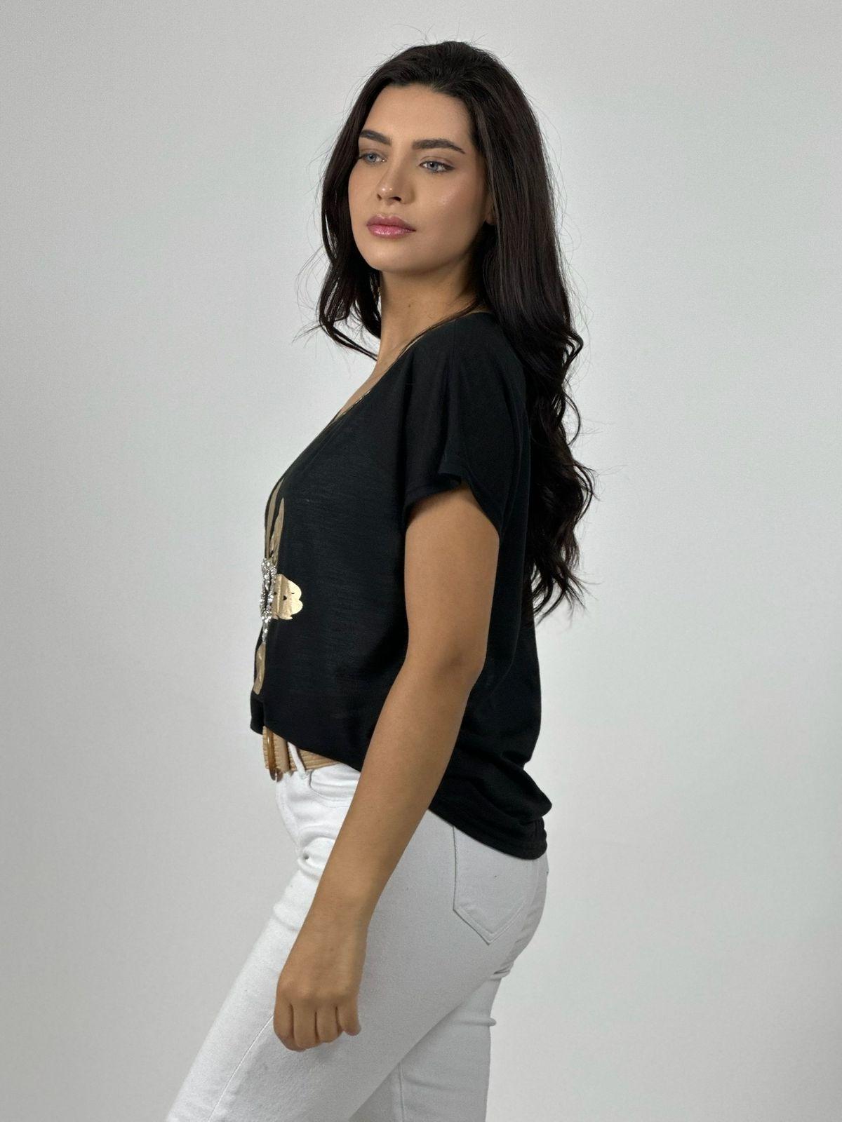 Polera Hilo Cuello Corazón Dorado