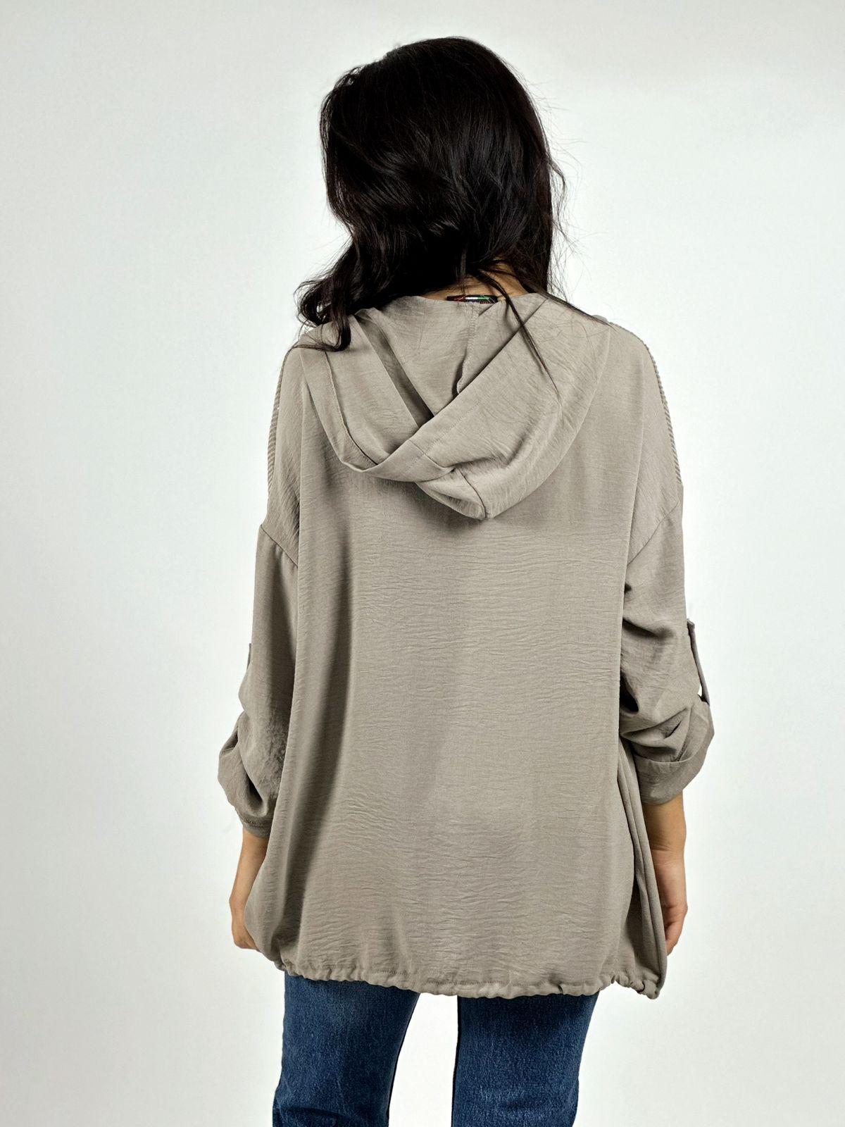 Blusa Crepé  Estampado Letras con Gorro