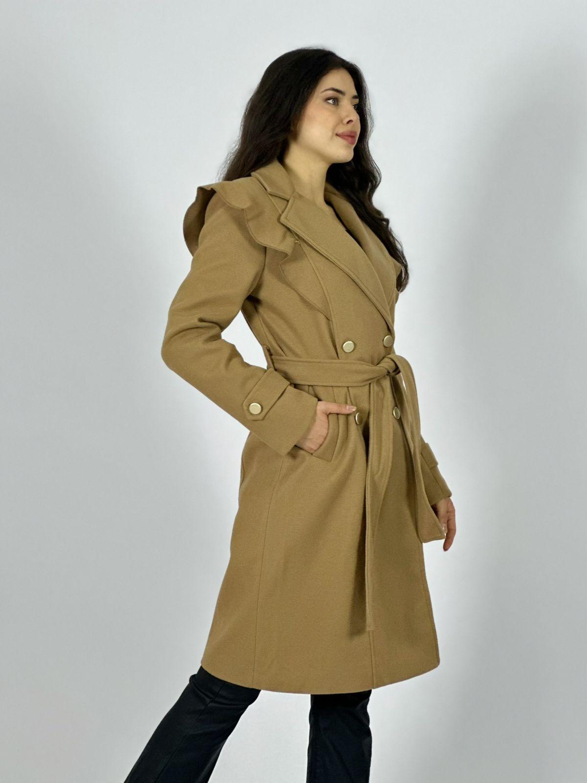 Abrigo Largo de Paño Vuelo en Hombros